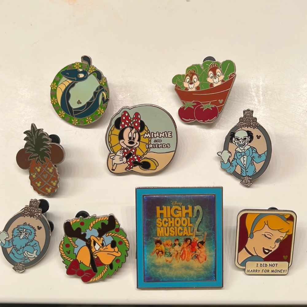 Vintage Disney Pins🥳